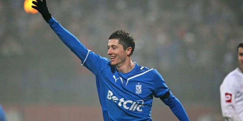 Robert Lewandowski bắt đầu thi đấu chuyên nghiệp tại Lech Poznań