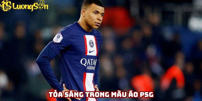 Tỏa sáng rực rỡ trong màu áo PSG